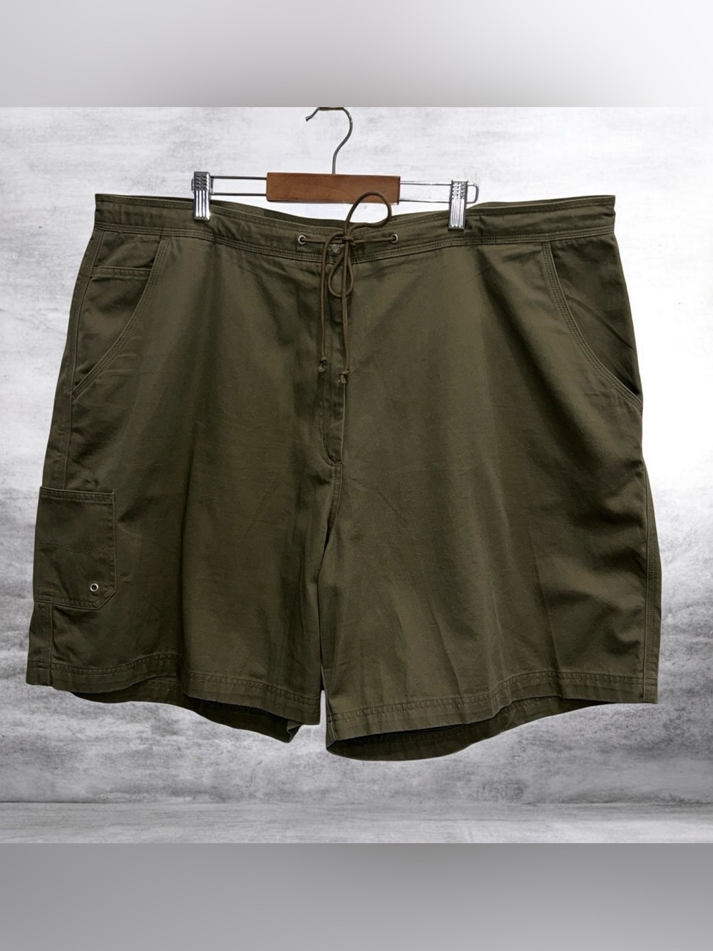Avenue Plus Size Olive Green Cargo Utility Shorts Drawstring Waist Size 24